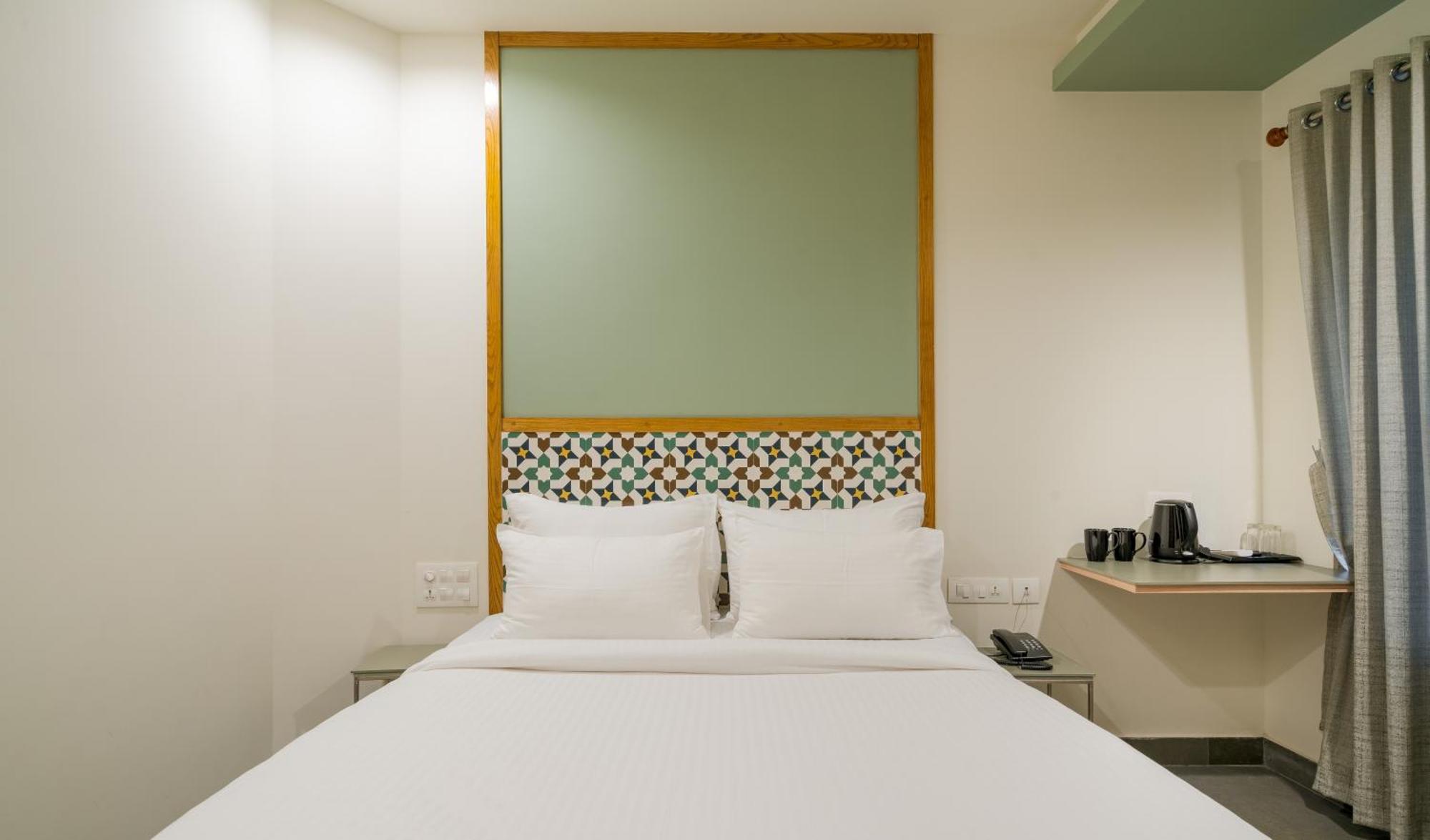 Hotel Aryaas Regent Kochi Zewnętrze zdjęcie