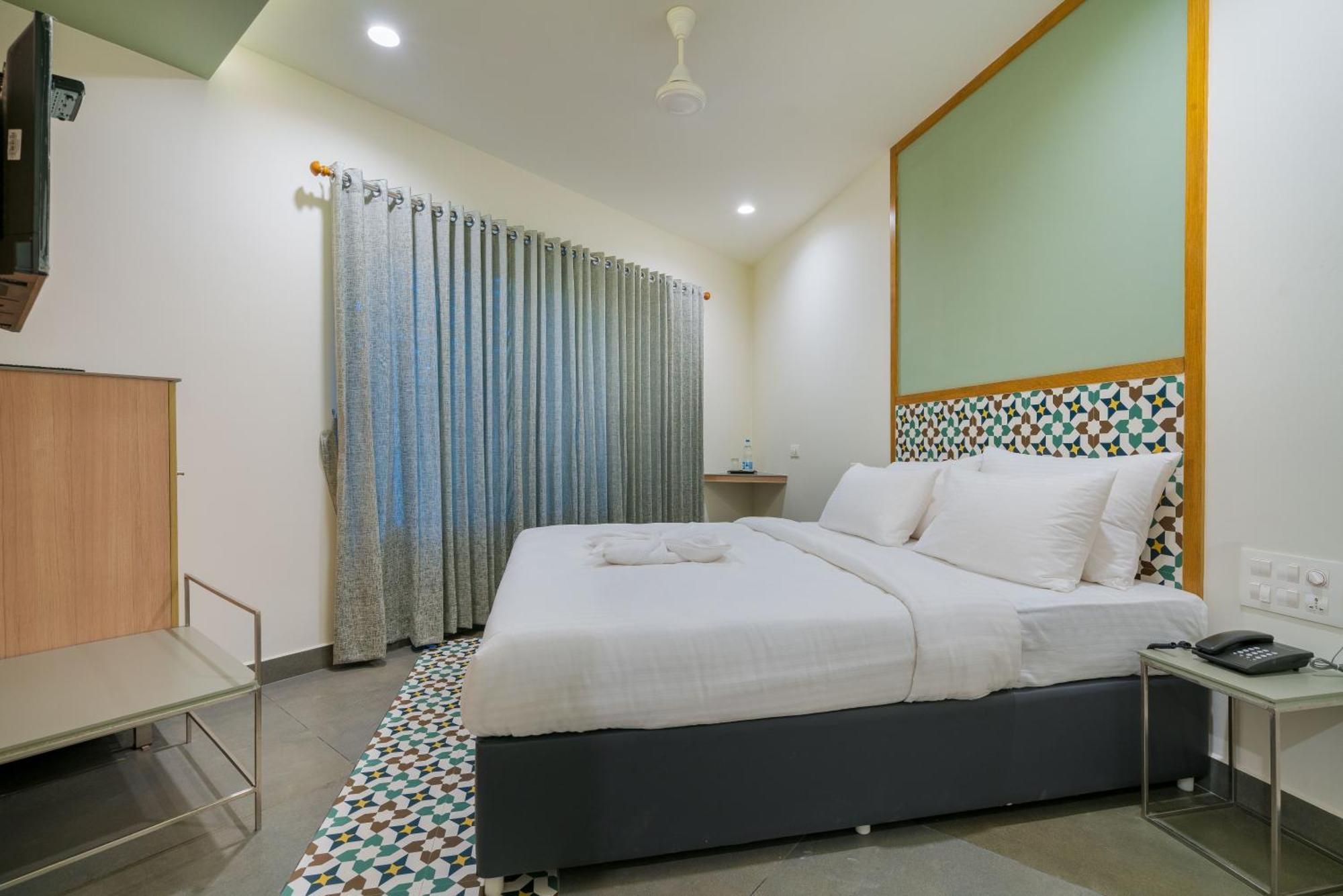 Hotel Aryaas Regent Kochi Zewnętrze zdjęcie