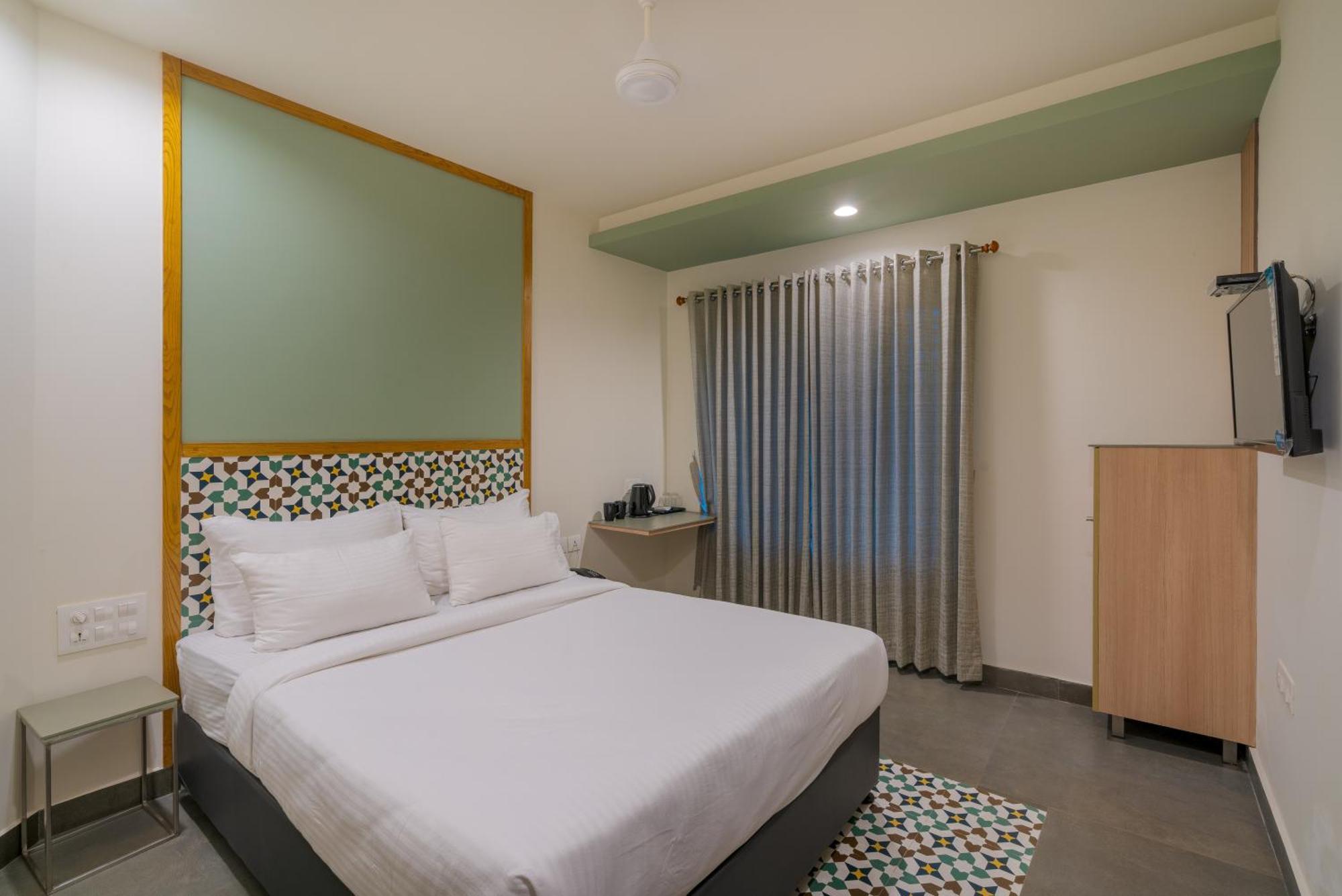 Hotel Aryaas Regent Kochi Zewnętrze zdjęcie